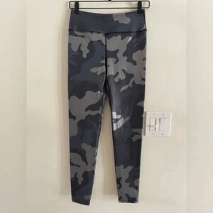 Noli Camouflage Leggings - Gray and Black